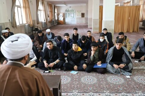 تصاویر/سرکشی مدیر و معاونین حوزه های علمیه کردستان از حوزه مدرسه علمیه کامیاران