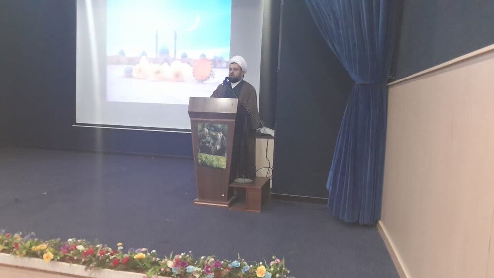 ولایت، انقلاب و خون شهدا خط قرمز ما است