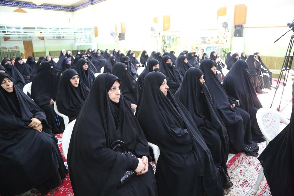 اسلام بر حضور زن در صحنه و رویارویی با نبرد حق و باطل تأکید دارد