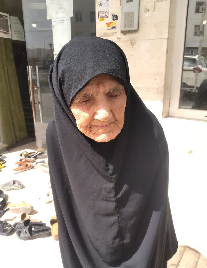 پیرترین بانوی هرمزگان رای خود را به صندوق انداخت