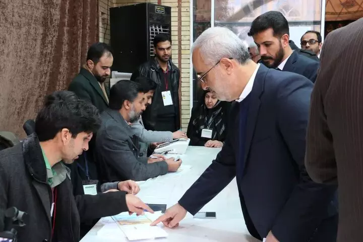 تاکید استاندار کرمان به حضور به موقع مردم برای انداختن رأی خود به صندوق