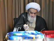 آیت اللہ العظمٰی مظاہری کی انتخابات میں شرکت/ ایرانی قوم کے لئے انتخابات مبارک ہوں گے