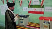 فیلم|  امام جمعه گناوه رای خود را به صندوق انداخت