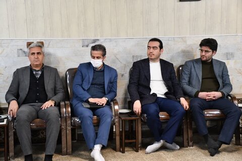 تصاویر/ نشست هم اندیشی امام جمعه خوی با جمعی از نخبگان علمی و دانشگاهی