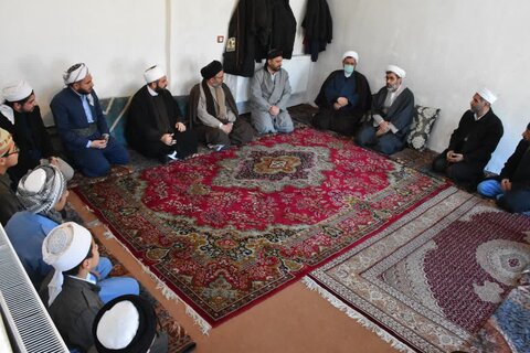 تصاویر/ دیدار مدیر مرکز اسلامی استان آذربایجان غربی با علما و طلاب اهل سنت قطور خوی