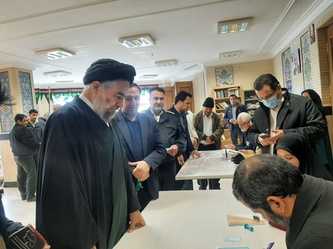 تصاویر حضور امام جمعه بروجرد در انتخابات