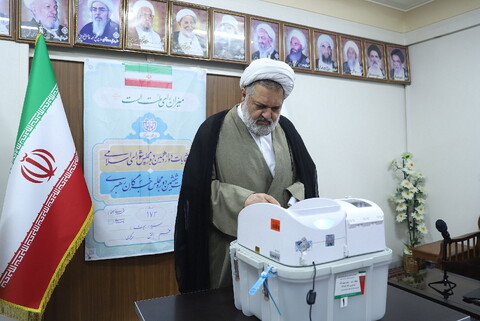 تصاویر/ شرکت مراجع و علما در انتخابات