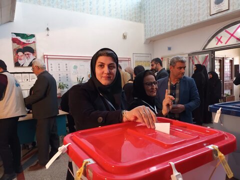 تصاویر حضور اصحاب رسانه لرستان در انتخابات