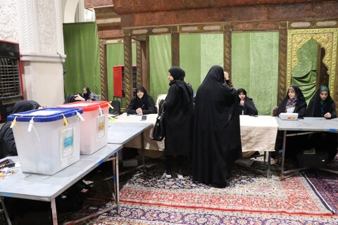 تصاویر/حضور پرشور مردم انقلابی محمدشهر در پای صندوق‌های رأی