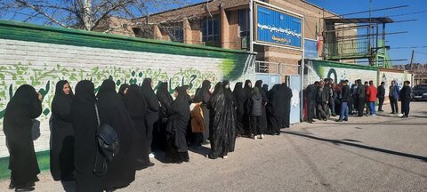 تصاویر حضور مردم کوهدشت و رومشکان در انتخابات