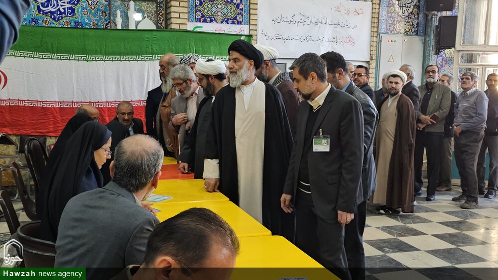 حضور نماینده ولی فقیه در خوزستان در انتخابات مجلس شورای اسلامی و مجلس خبرگان رهبری