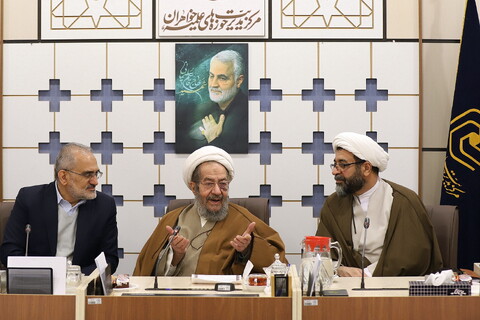 تصاویر/ آیین بهره برداری و گلنگزنی پروژه های جدید عمرانی حوزه های علمیه خواهران