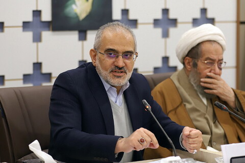 تصاویر/ آیین بهره برداری و گلنگزنی پروژه های جدید عمرانی حوزه های علمیه خواهران