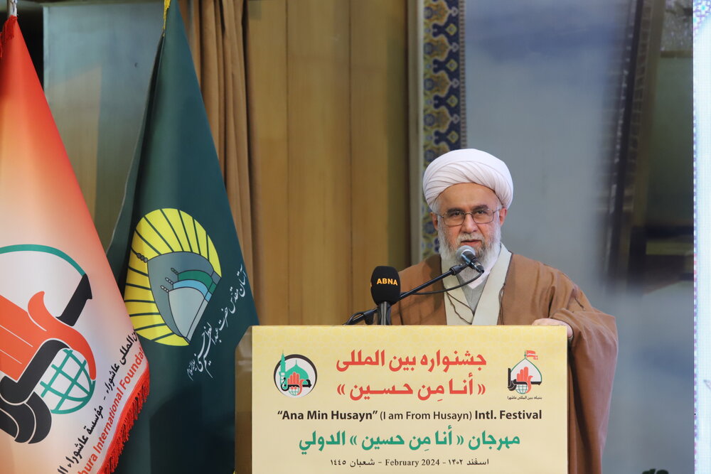 نود درصد ثروت دنیا در دست ده درصد است/انقلاب اسلامی ایران شعاعی از ادبیات و منطق عاشورایی است