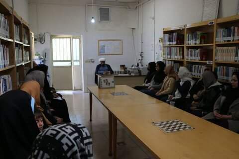 تصاویر/ جلسه جهاد تبیین و پرسش و پاسخ در روستای خانم آباد با حضور رئیس اداره تبلیغات اسلامی کامیاران