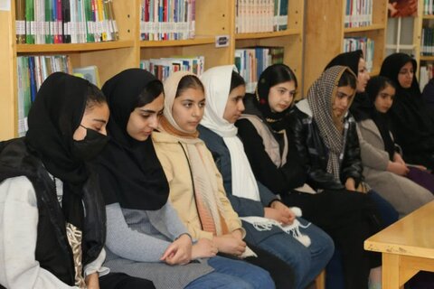 تصاویر/ جلسه جهاد تبیین و پرسش و پاسخ در روستای خانم آباد با حضور رئیس اداره تبلیغات اسلامی کامیاران