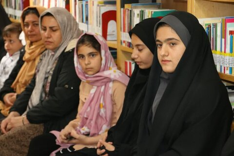 تصاویر/ جلسه جهاد تبیین و پرسش و پاسخ در روستای خانم آباد با حضور رئیس اداره تبلیغات اسلامی کامیاران