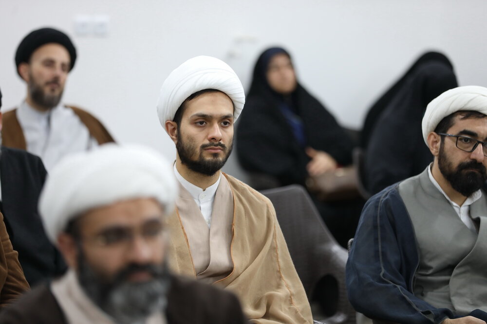 نخستین جشنواره حدیث پژوهان جوان برگزار شد/ اهمیت نقش اساتید حوزه و دانشگاه در دستگیری از نسل جوان