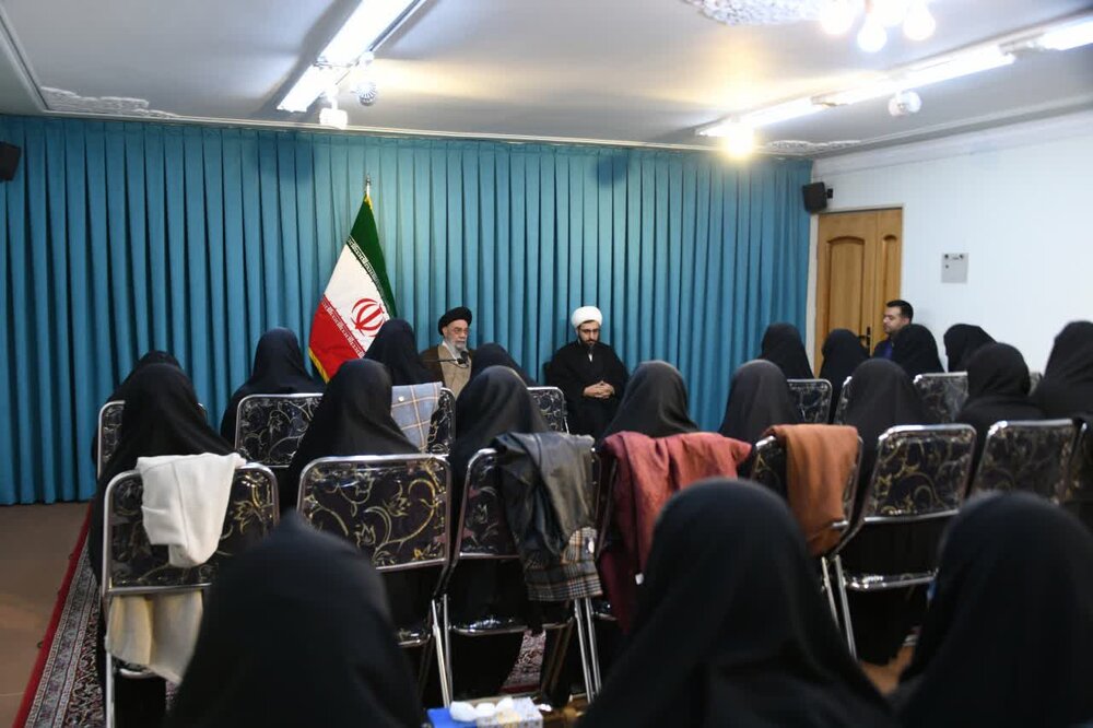 مبلغان خواهر باید به صورت گسترده وارد عرصه تبلیغ شوند