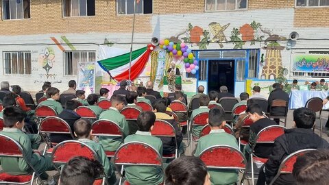 تصاویر/ نواخته شدن زنگ هفته احسان ونیکوکاری در مدارس شاهین دژ