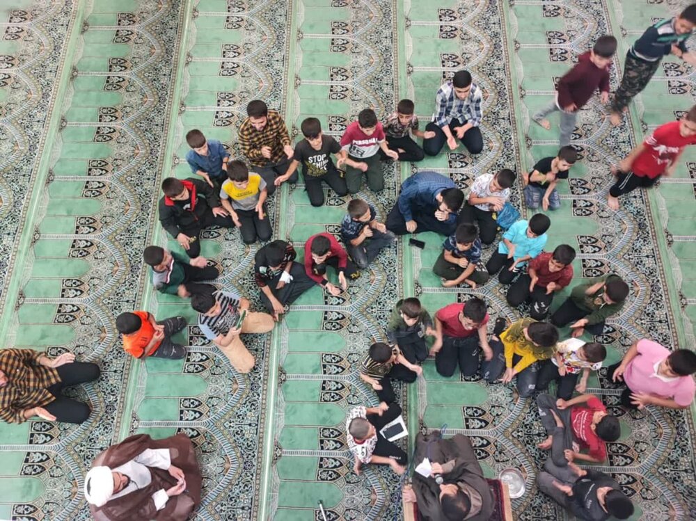 امام محلهای که برای حل مسائل اعتیاد، اشتغال، معشیت و تربیت تلاش میکند+ عکس