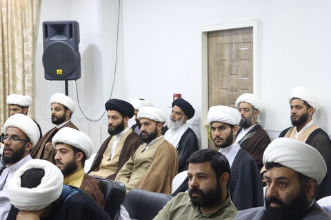 نشست جمعی از ائمه جماعات مساجد اهواز با نماینده ولی فقیه در خوزستان