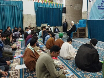 تصاویر/ برگزاری دوره میثاق طلبگی با حضور مسئولین حوزه علمیه استان یزد در امامزاده عبدالله بافق