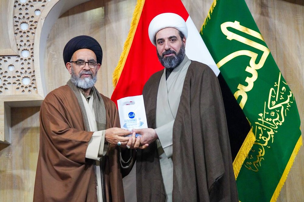 تکریم هفتاد طلبه مجاهد در عراق + تصاویر