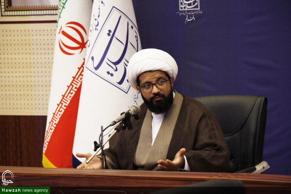 پژوهش پیرامون اندیشههای رهبر انقلاب و گسترش آن در فضای عمومی حوزه یک ضرورت است