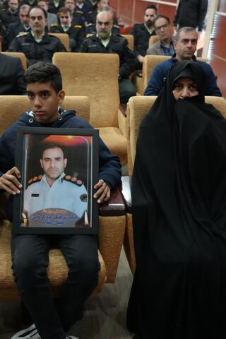 تصاویر تجلیل از عوامل تامین امنیت انتخابات در لرستان