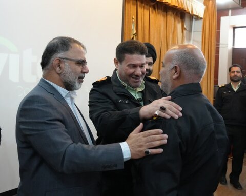 تصاویر تجلیل از عوامل تامین امنیت انتخابات در لرستان