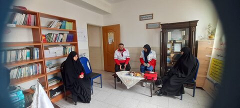 تصاویر/افتتاح کانون هلال احمر مدرسه علمیه فاطمه الزهرا سلام الله علیها ساوه