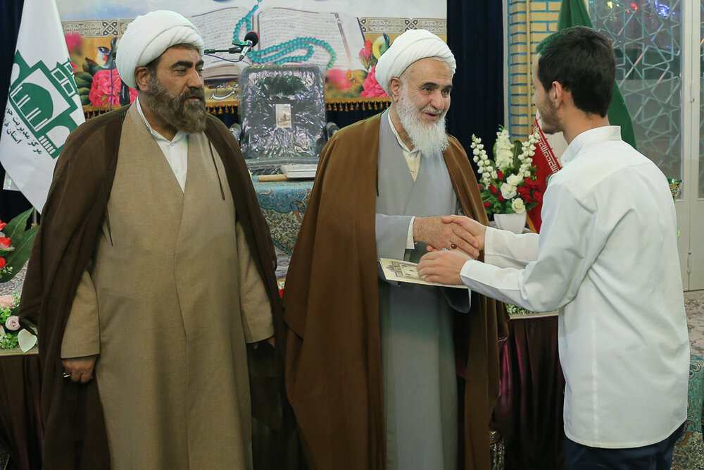 پیوندمان را با قرآن محکمتر کنیم