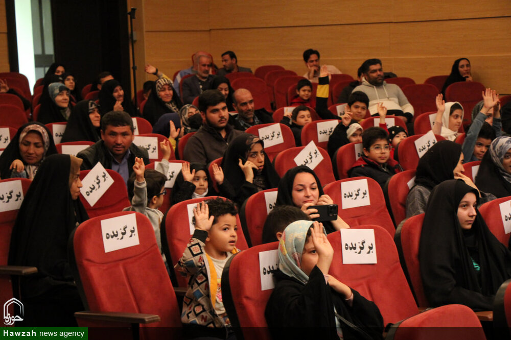 شرکت ۳۸ هزار شهروند قمی در جشنواره کتابخوانی رضوی + اسامی برگزیدگان