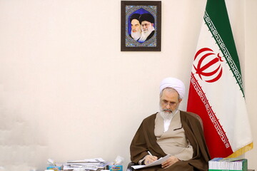 پیام تسلیت آیت‌الله اعرافی به دکتر محسن رضایی