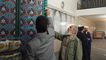 تصاویر/ آیین غبارروبی و عطر افشانی مساجد نورآباد