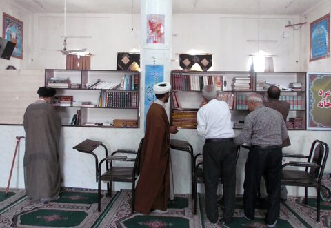 تصاویر/ غبارروبی مسجد المهدی(عج) دیر
