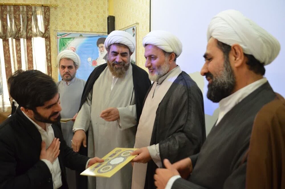 روحانیت در تزکیه و بصیرتافزایی جامعه نقش خطیری بر عهده دارد