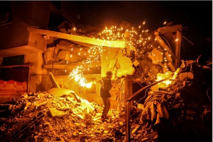 از سفره های خالی سحر و افطار اهالی غزه تا  آذین بندی مناطق ویران شده + تصاویر