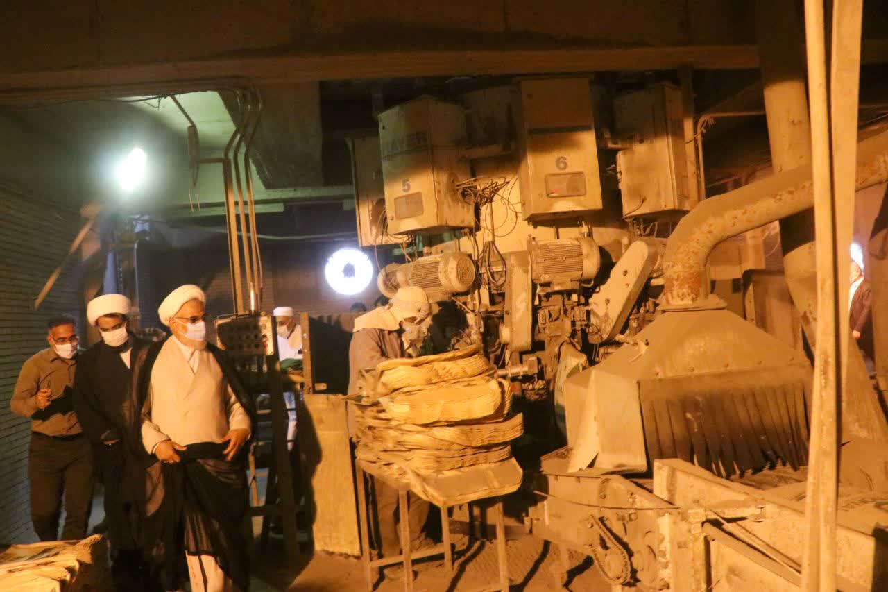 بازدید امام جمعه بندرعباس از شرکت سیمان هرمزگان