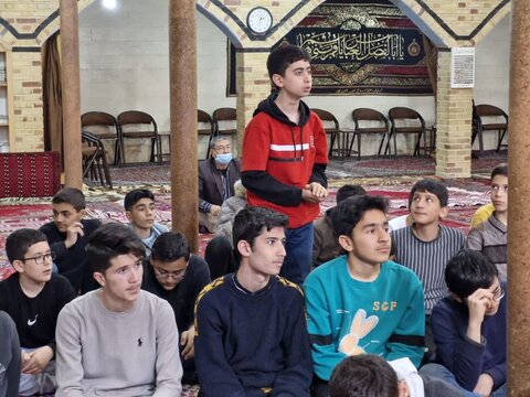 تصاویر/ حضور امام جمعه ماکو در جمع دانش آموزان دبیرستان شهید بهشتی استعداد های درخشان