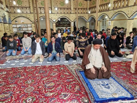 تصاویر/ حضور امام جمعه ماکو در جمع دانش آموزان دبیرستان شهید بهشتی استعداد های درخشان