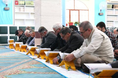 تصاویر/ مراسم جزء خوانی قرآن کریم در مسجد بقیه الله ارومیه
