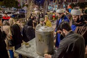 تصاویر/ دومین شب از برپایی ایستگاه صلواتی افطاری ساده به همت طلاب نسل ظهور