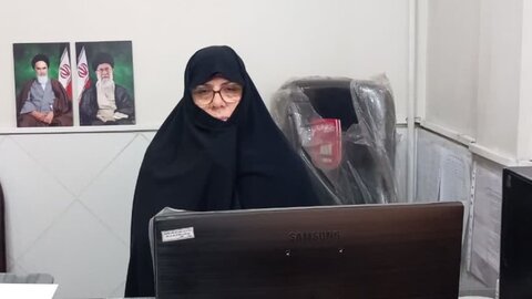 خانم کرمی مدیر موسسه آموزش عالی ریحانه الرسول ساوه