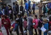 खाने की लाइन में खड़े फ़िलिस्तीनियों पर इज़रायली हमला 100 शहीद और 200लोग घायल