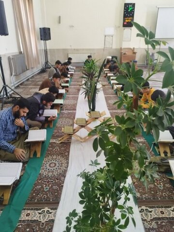 تصاویر/ جلسه جزء خوانی قرآن کریم در مدرسه علمیه باقر (ع) کامیاران