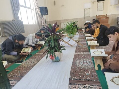 تصاویر/ جلسه جزء خوانی قرآن کریم در مدرسه علمیه باقر (ع) کامیاران