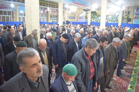 تصاویر/اقامه نماز جمعه شهرستان بیجار