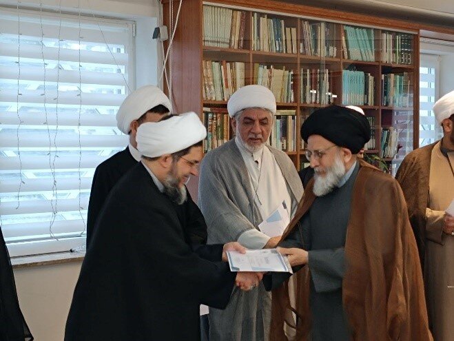 برگزاری نخستین سمینار قرآنی روحانیون آلمان، هلند و بلژیک در هامبورگ + تصاویر